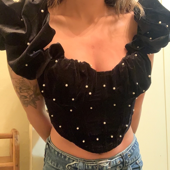 NWOT Privy Small Black Velour Corset Style Faux Pearl Bead Puff Sleeve Crop Top - Picture 7 of 8